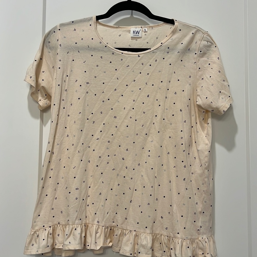 Uniqlo Alphabet top